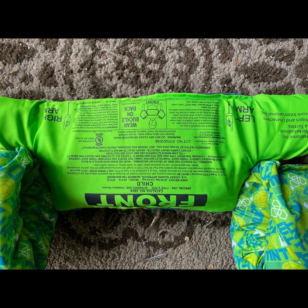 Life jackets - Picture 4 of 5